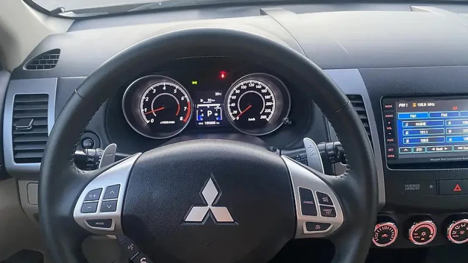 Mitsubishi Outlander XL Ultimate 5