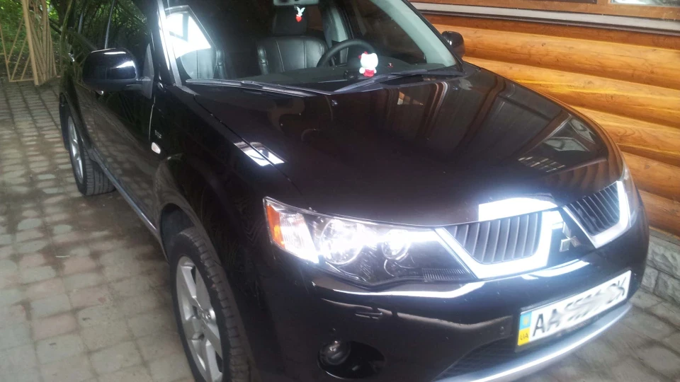 Mitsubishi Outlander XL USIVE ♂ 2