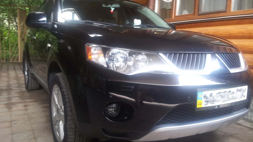 Mitsubishi Outlander XL USIVE ♂ 3