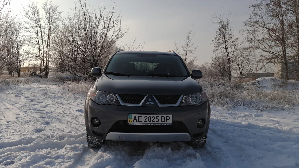 Mitsubishi Outlander XL V6 ГМО inside 5