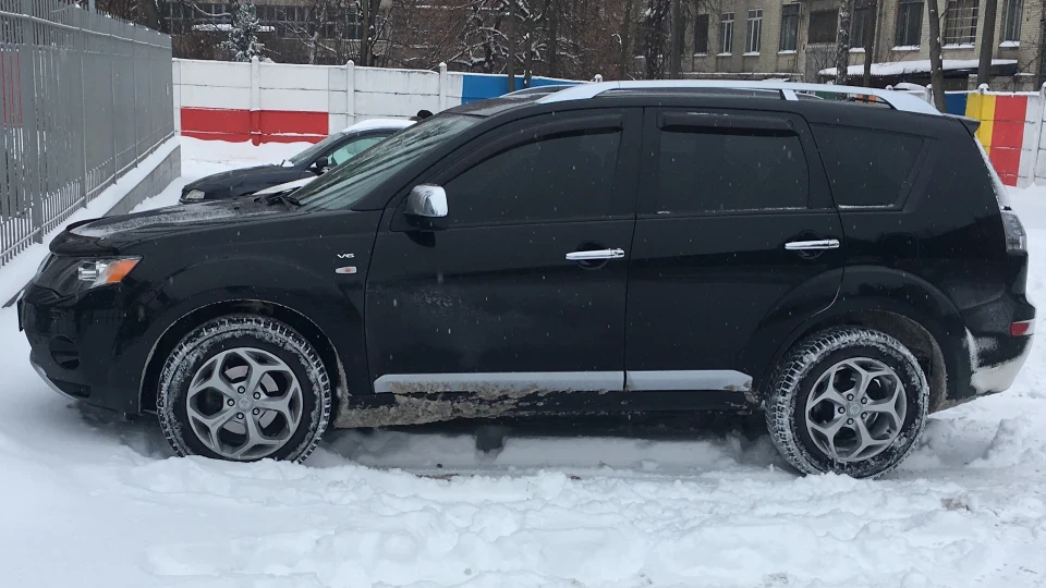 Mitsubishi Outlander XL V6 MAXIMAL 3