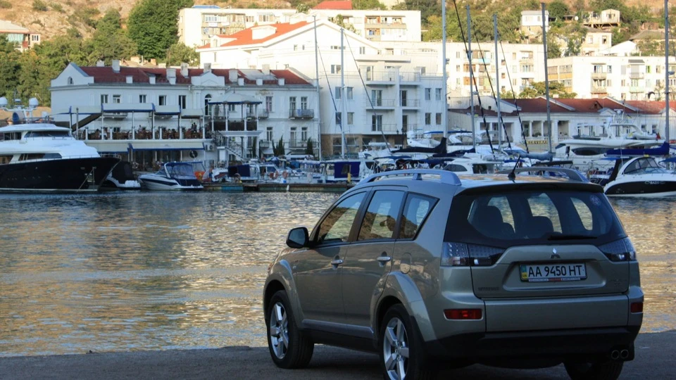 Mitsubishi Outlander XL v6 2