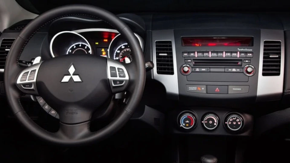 Mitsubishi Outlander XL XXXL 2