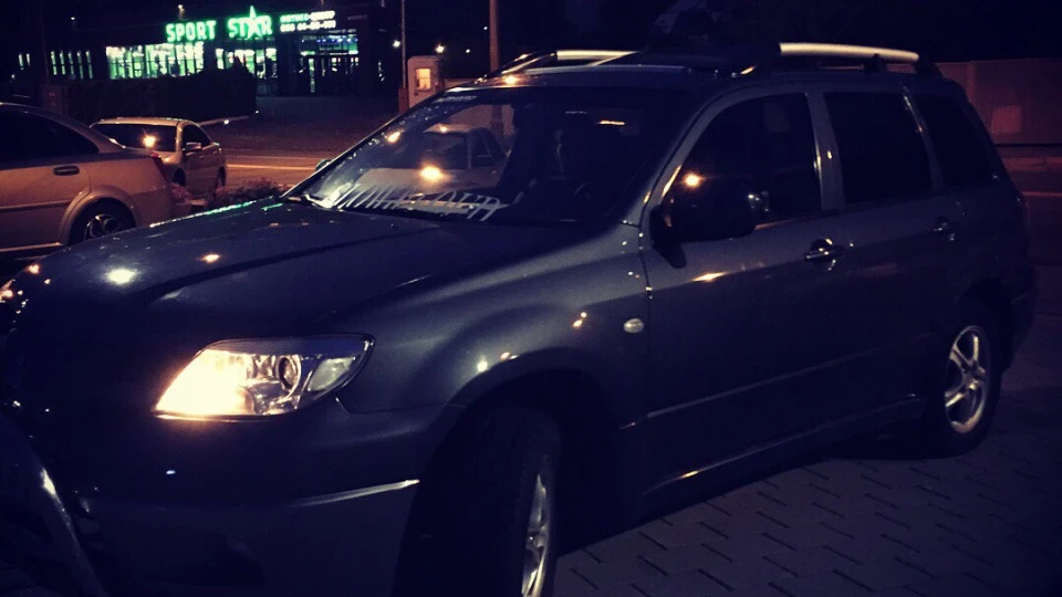 Mitsubishi Outlander 4