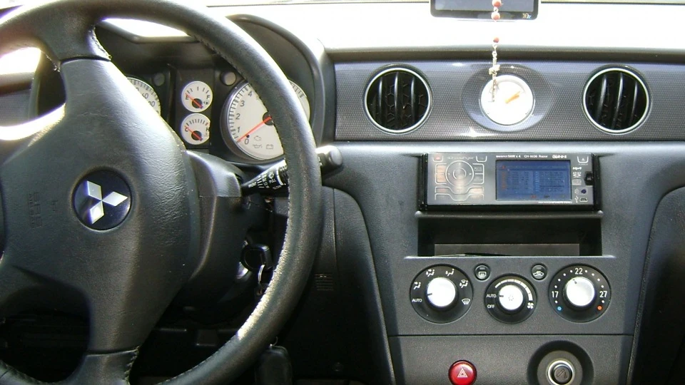 Mitsubishi Outlander 4