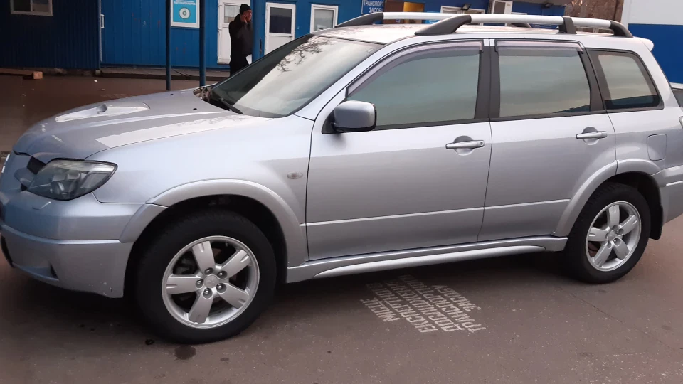 Mitsubishi Outlander 3
