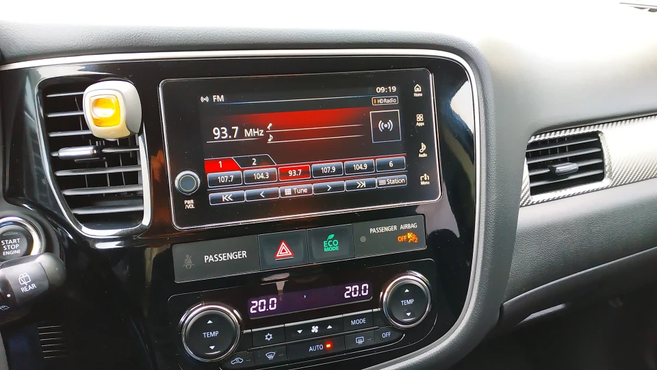 Mitsubishi Outlander 2