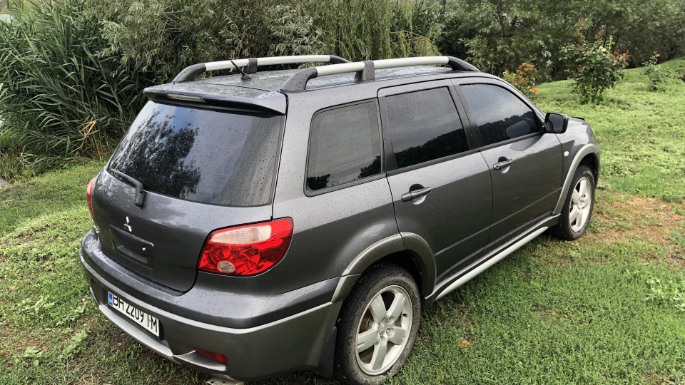 Mitsubishi Outlander 3