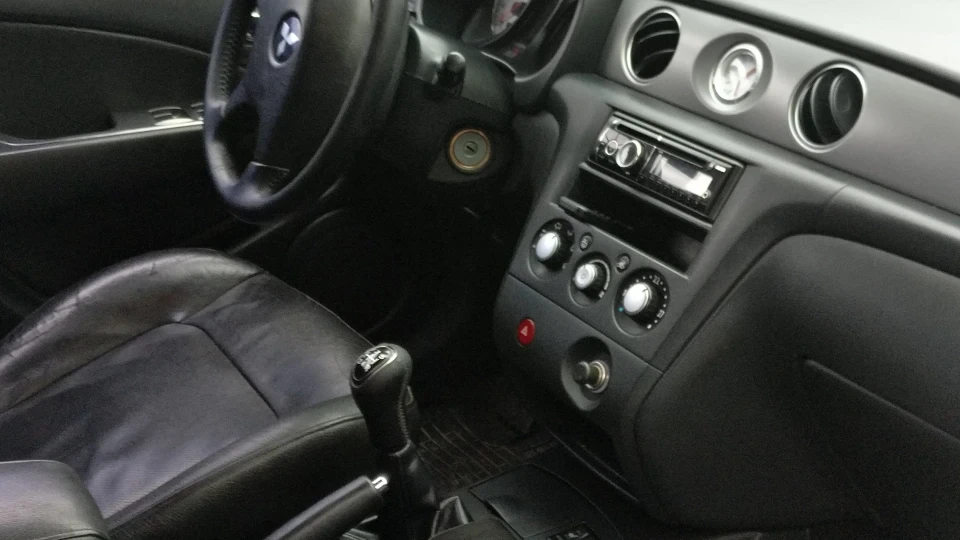 Mitsubishi Outlander 3