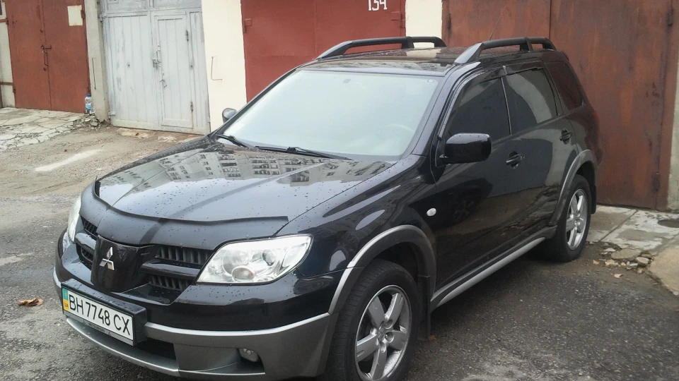 Mitsubishi Outlander 2
