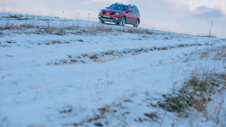 Mitsubishi Outlander 4