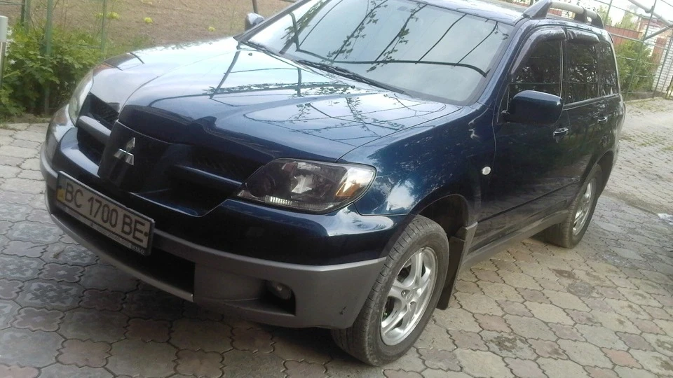 Mitsubishi Outlander 3