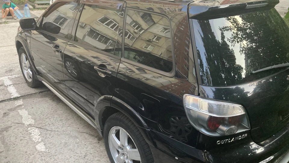 Mitsubishi Outlander 2