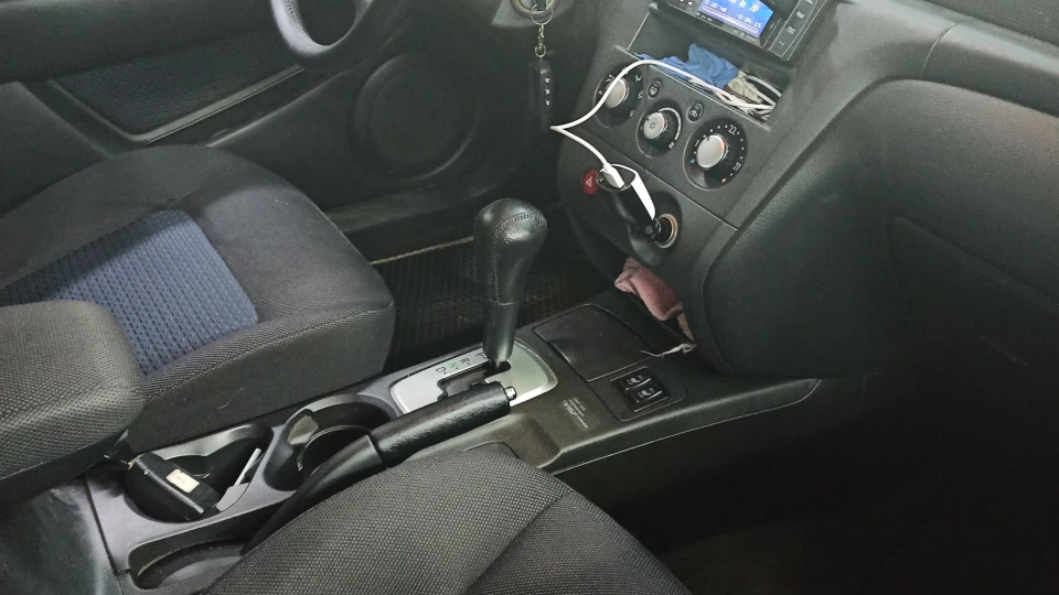 Mitsubishi Outlander 2