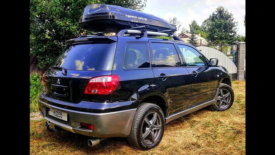 Mitsubishi Outlander 2