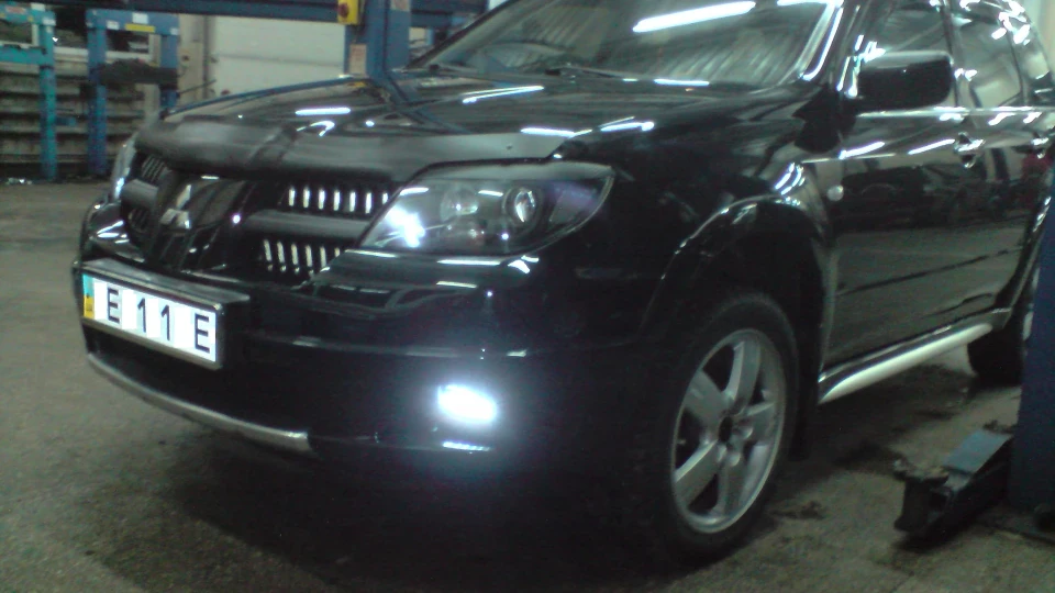 Mitsubishi Outlander 2