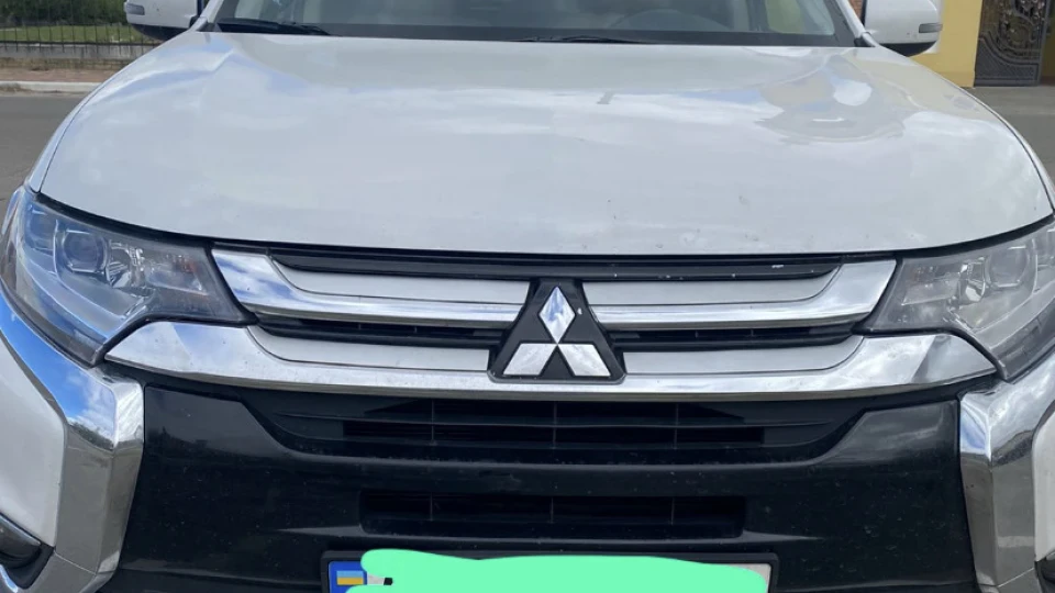 Mitsubishi Outlander 3