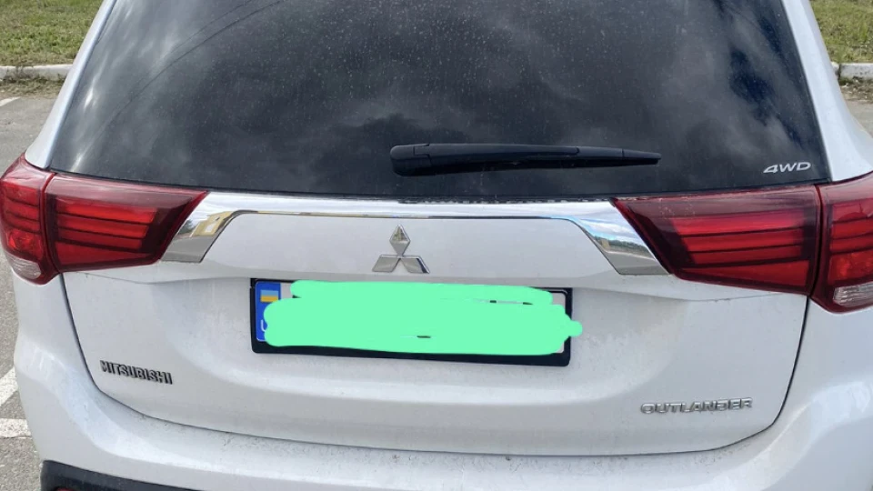 Mitsubishi Outlander 4