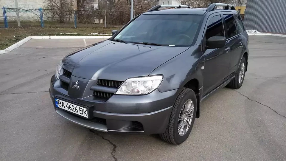 Mitsubishi Outlander 2