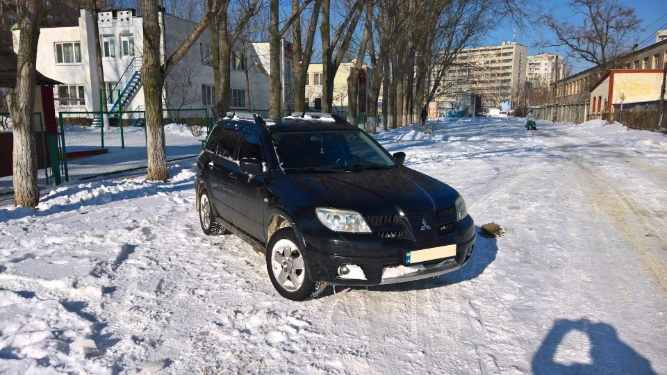 Mitsubishi Outlander 2
