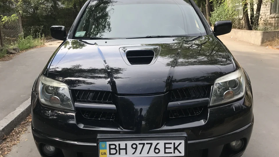 Mitsubishi Outlander 2
