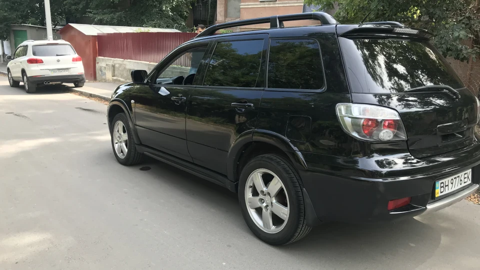 Mitsubishi Outlander 3