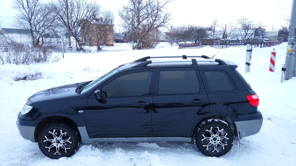 Mitsubishi Outlander 4