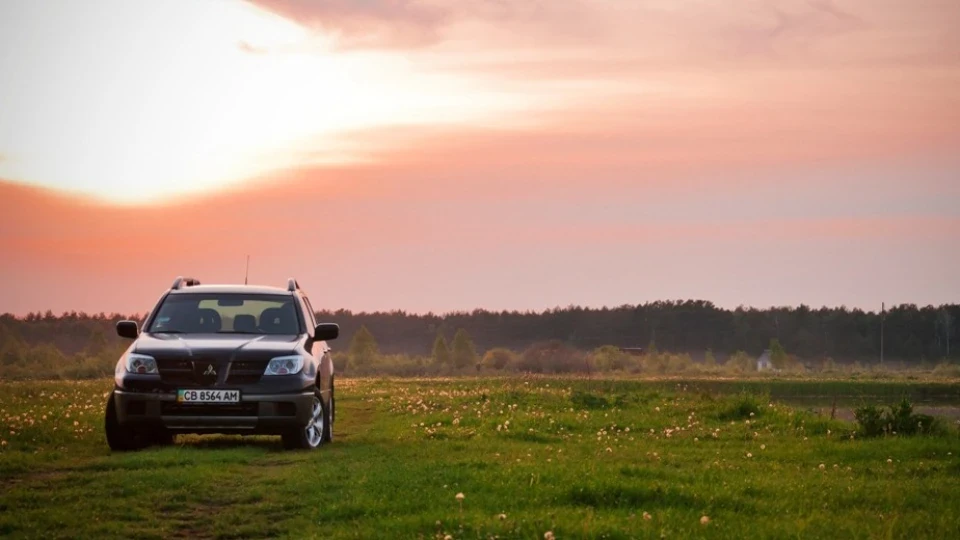 Mitsubishi Outlander 2
