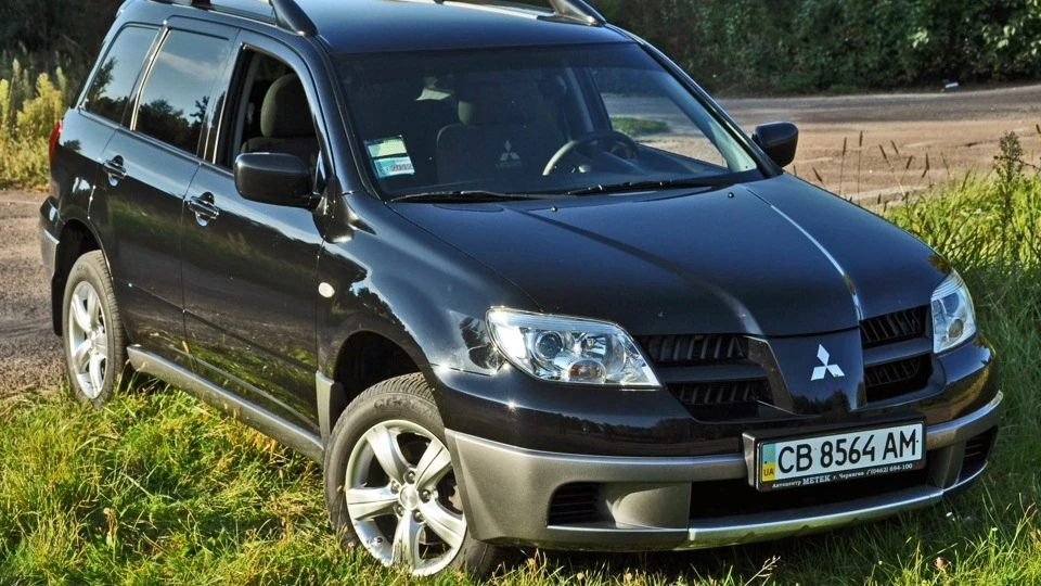 Mitsubishi Outlander 4