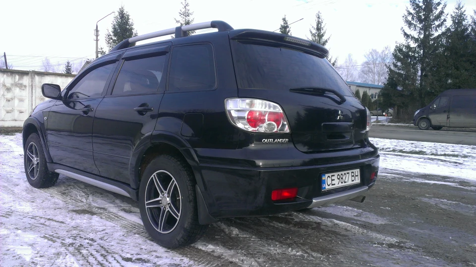 Mitsubishi Outlander 4
