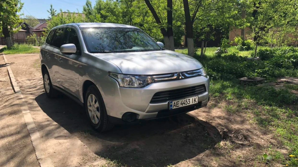 Mitsubishi Outlander 3
