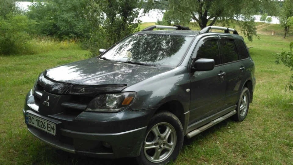 Mitsubishi Outlander 2