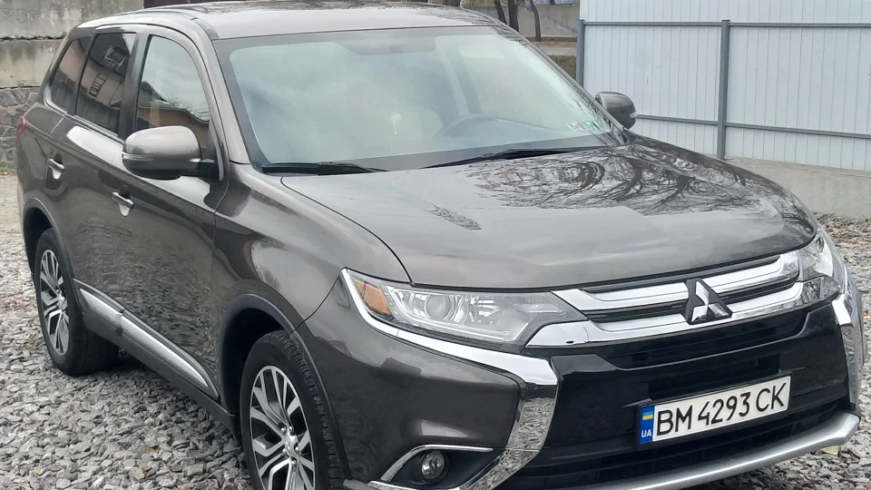Mitsubishi Outlander 2