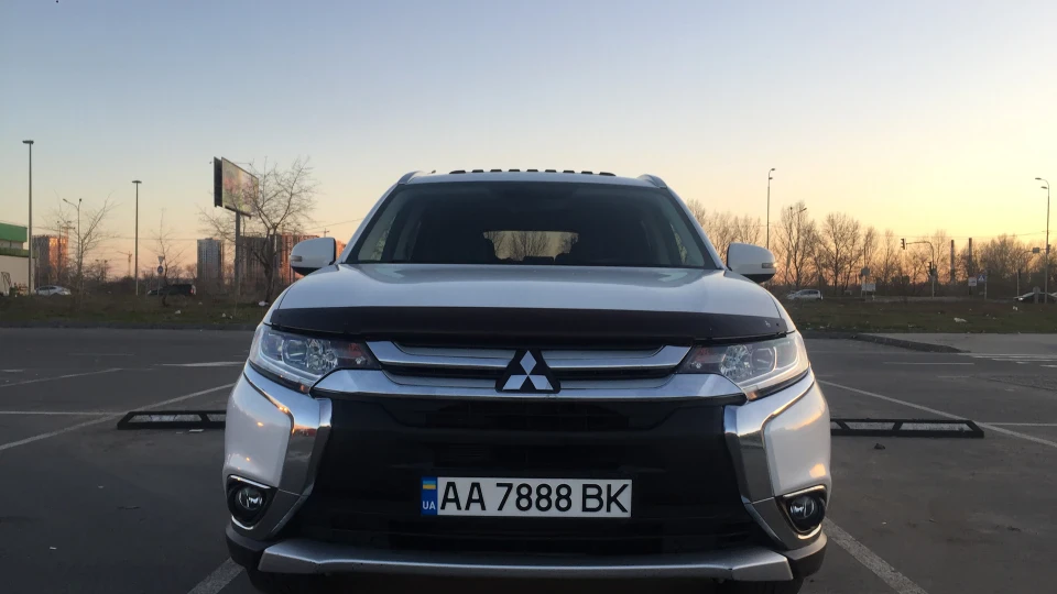 Mitsubishi Outlander 3