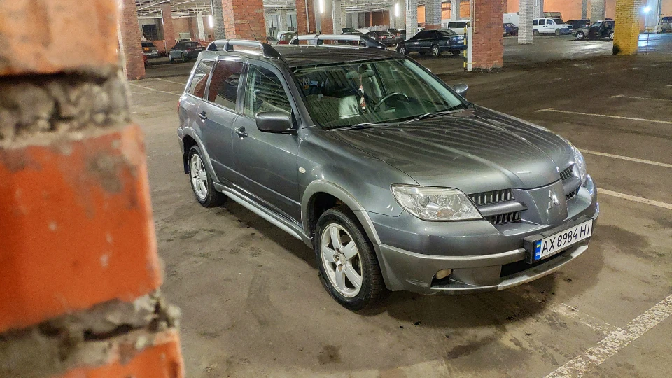 Mitsubishi Outlander 3
