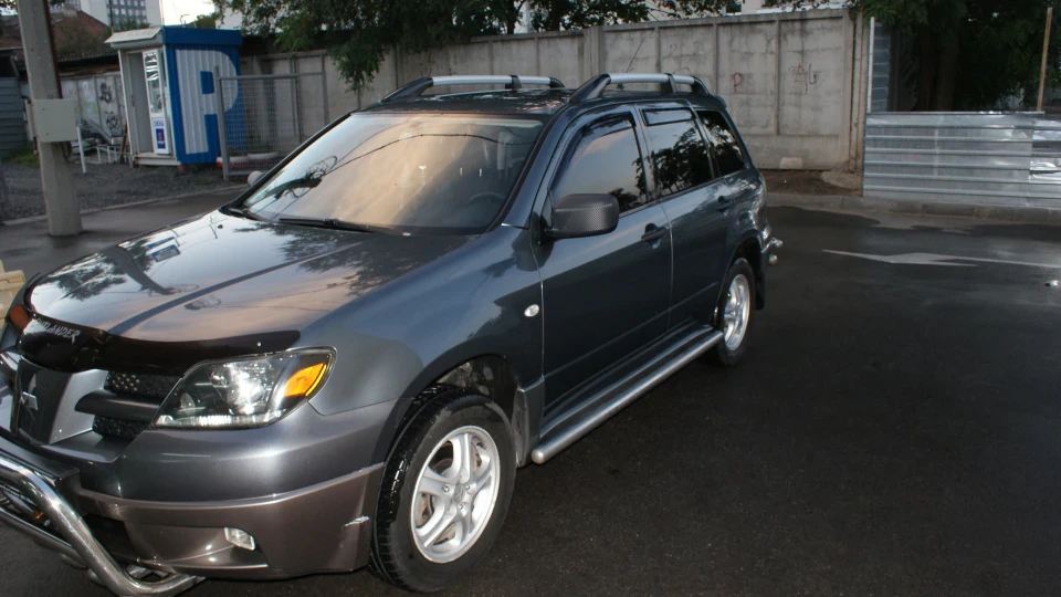 Mitsubishi Outlander 3