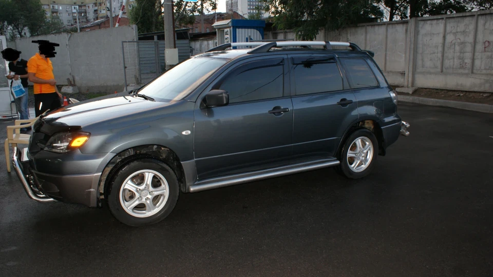 Mitsubishi Outlander 4