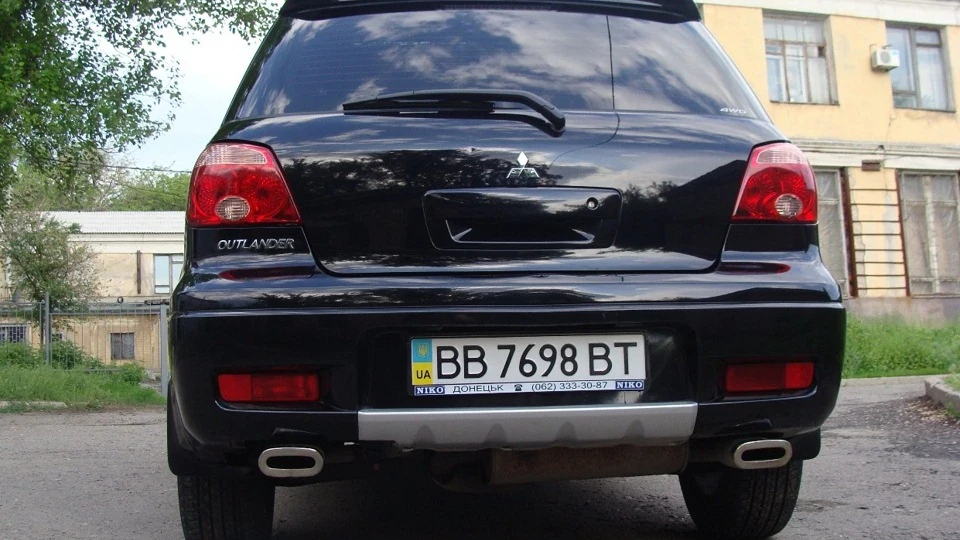 Mitsubishi Outlander 2