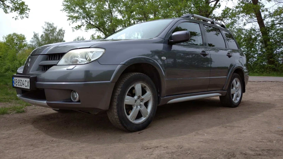 Mitsubishi Outlander 2