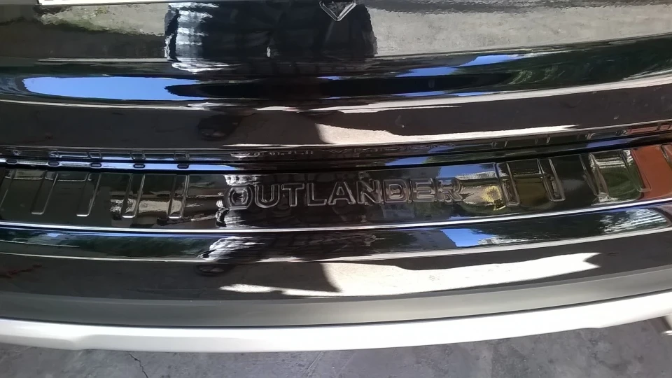 Mitsubishi Outlander 4