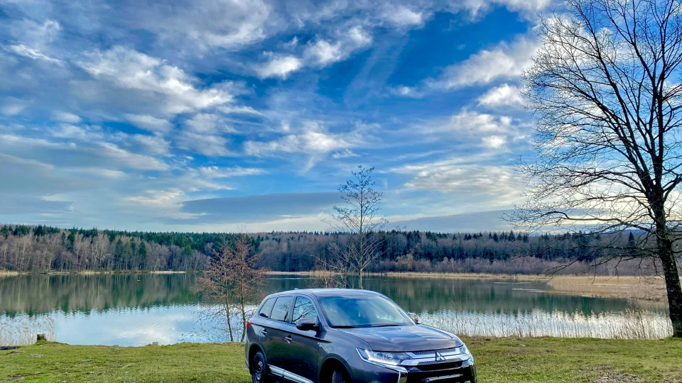 Mitsubishi Outlander 2