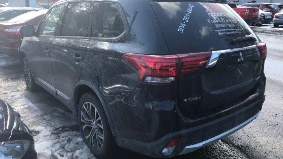 Mitsubishi Outlander 4