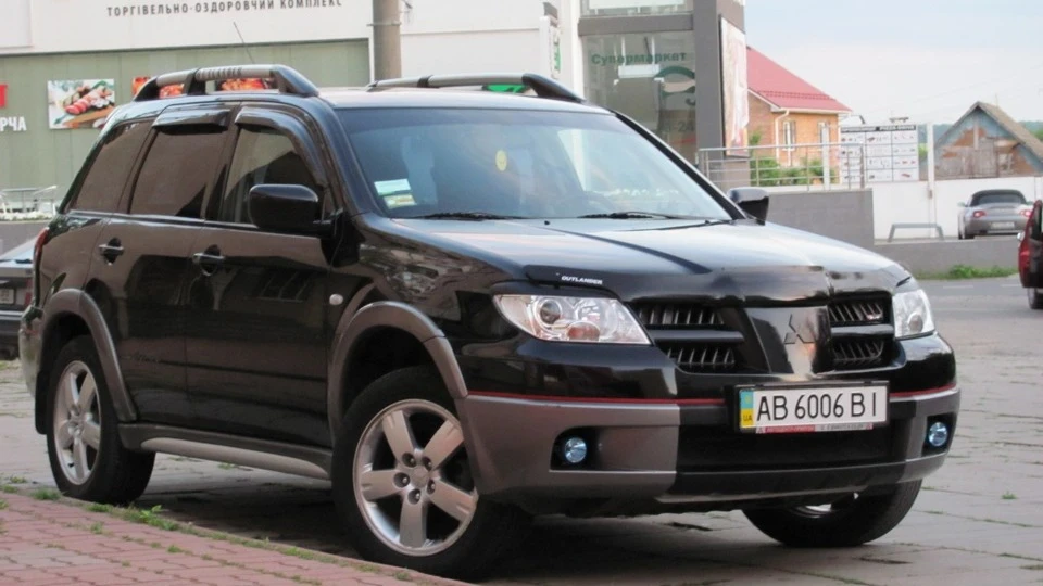 Mitsubishi Outlander 4