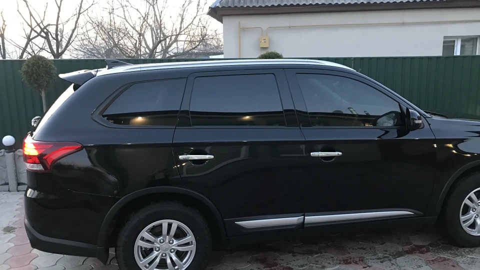 Mitsubishi Outlander 3