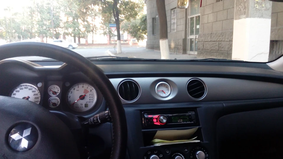 Mitsubishi Outlander 2