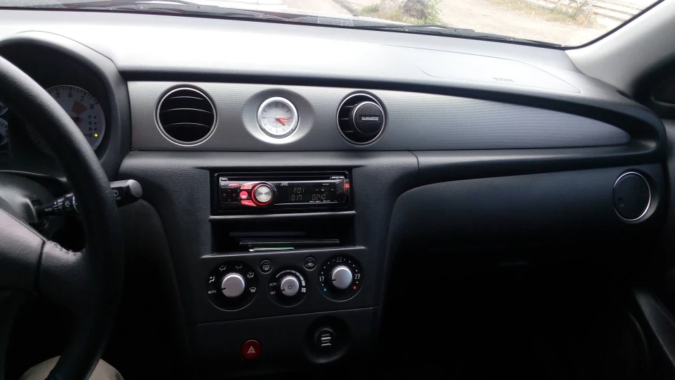 Mitsubishi Outlander 4