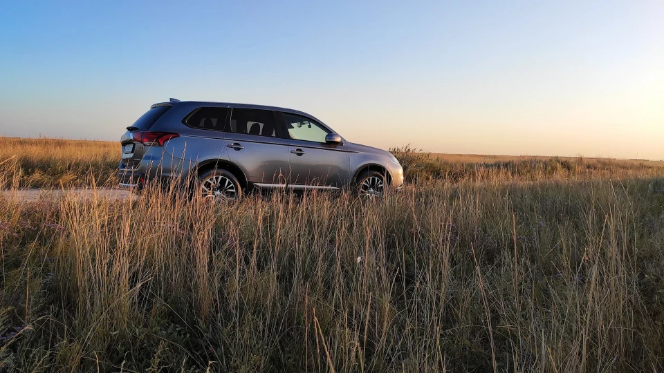 Mitsubishi Outlander 3
