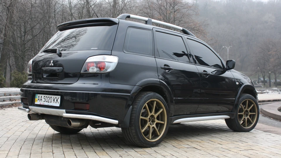 Mitsubishi Outlander 19 їй личить