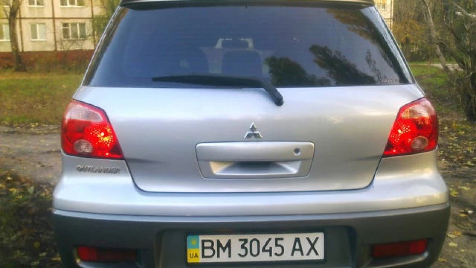 Mitsubishi Outlander 2.0 4WD 2