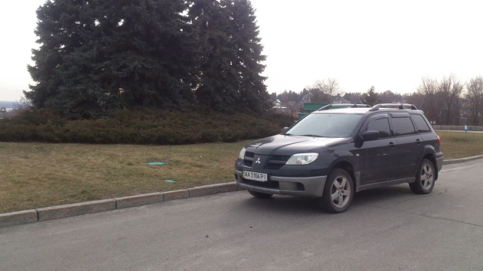 Mitsubishi Outlander 2.0 хутро 4wd